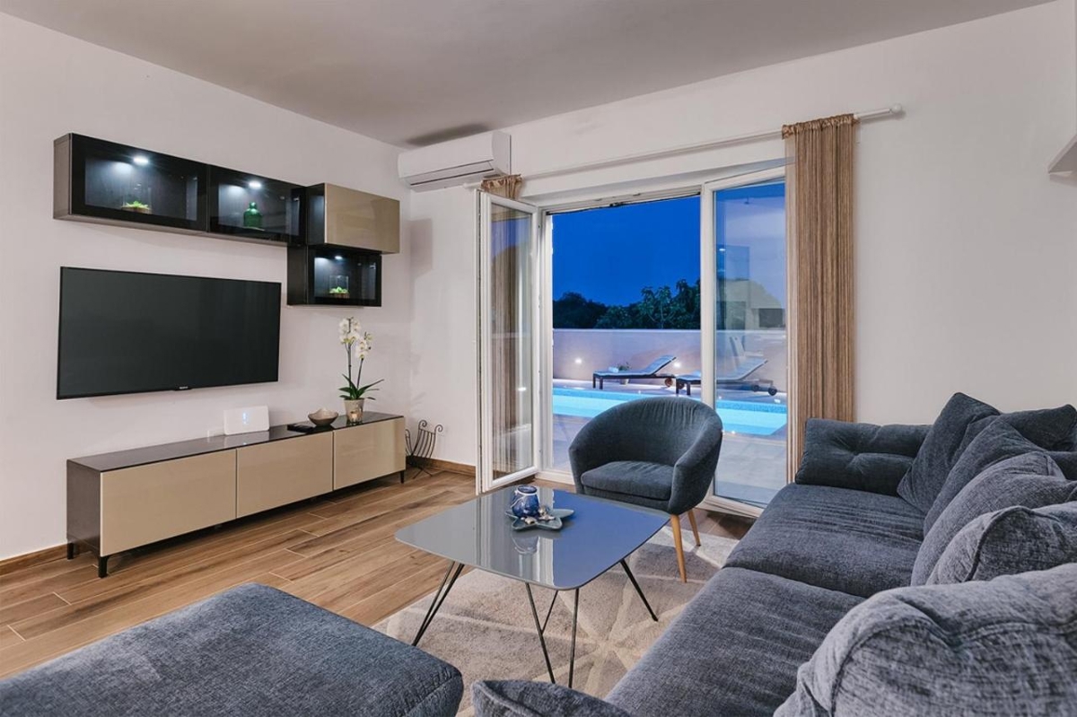 Štinjan, Pula, 180m2