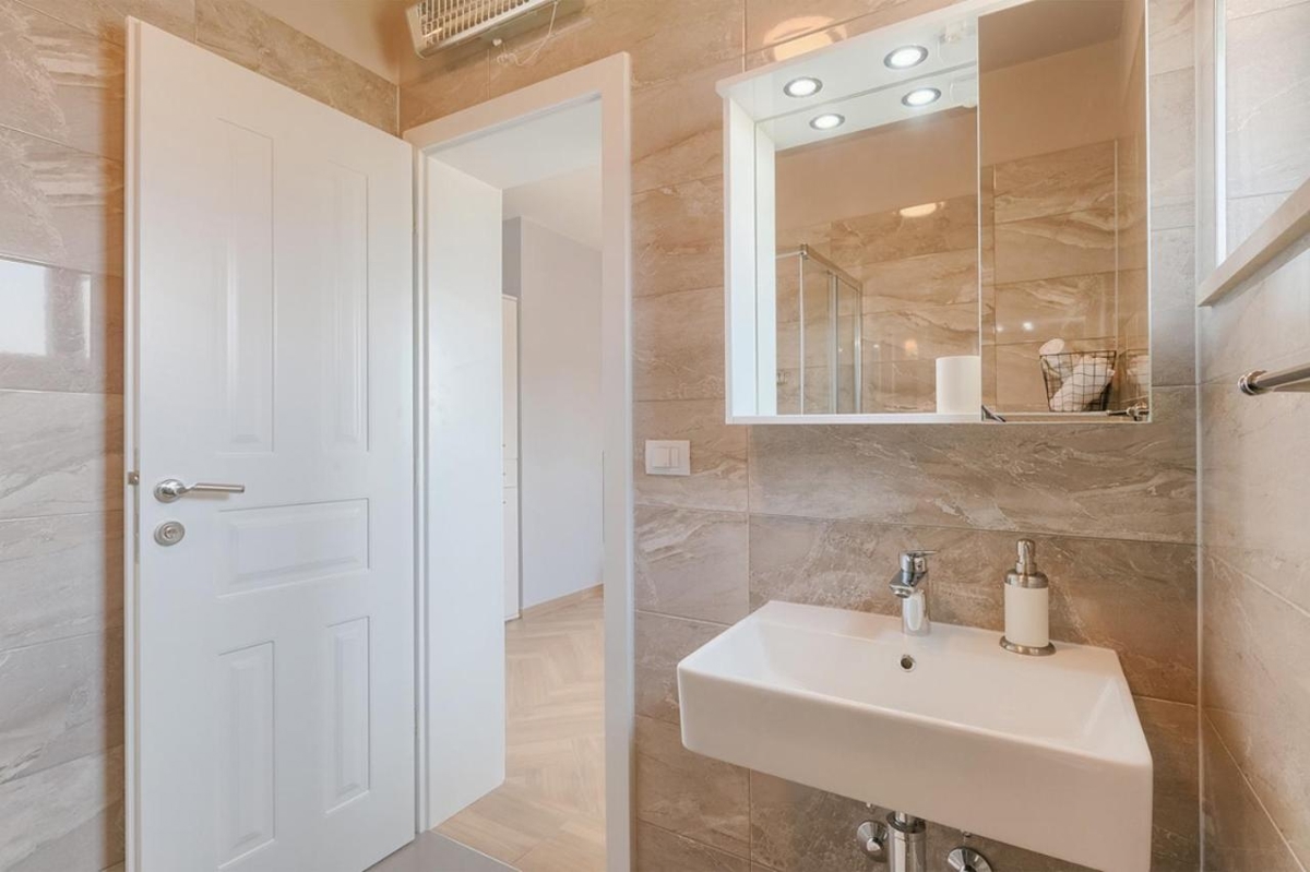 Štinjan, Pula, 180m2