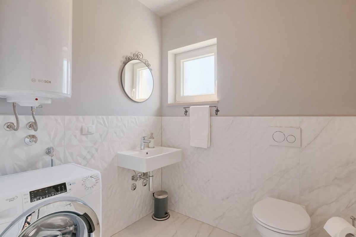 Štinjan, Pula, 180m2