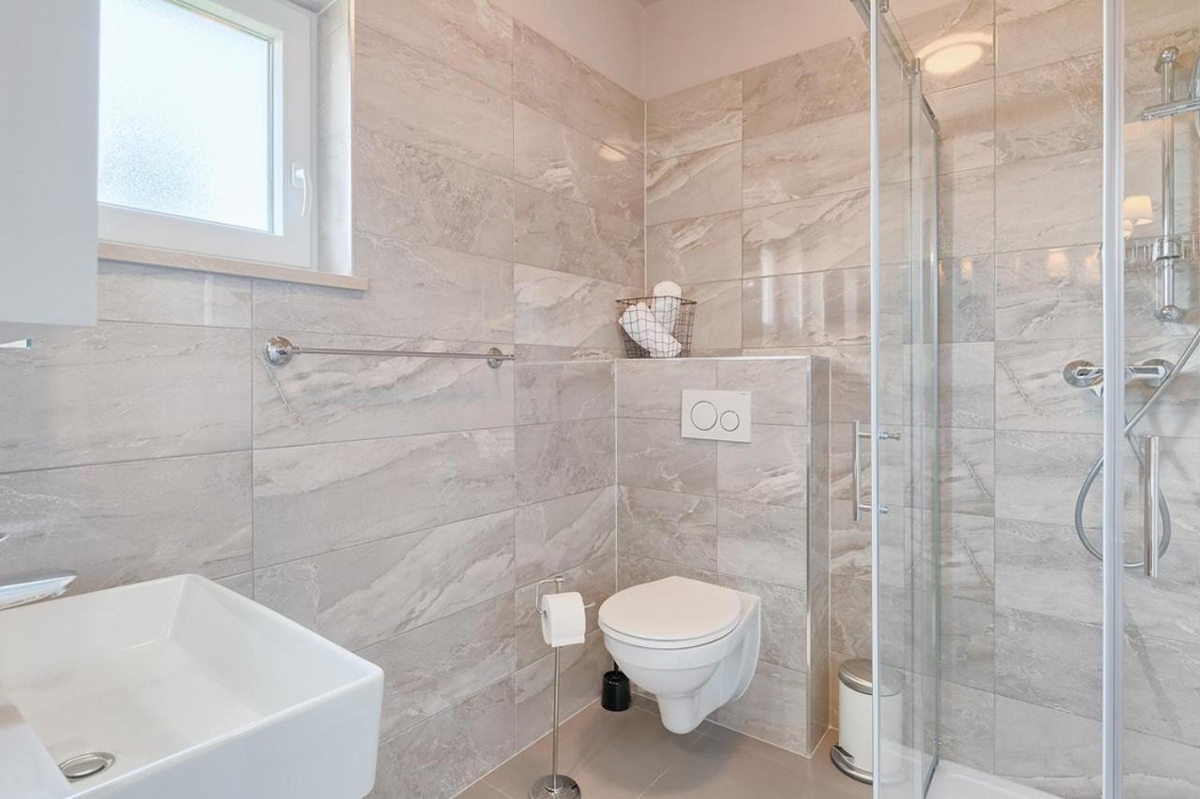 Štinjan, Pula, 180m2