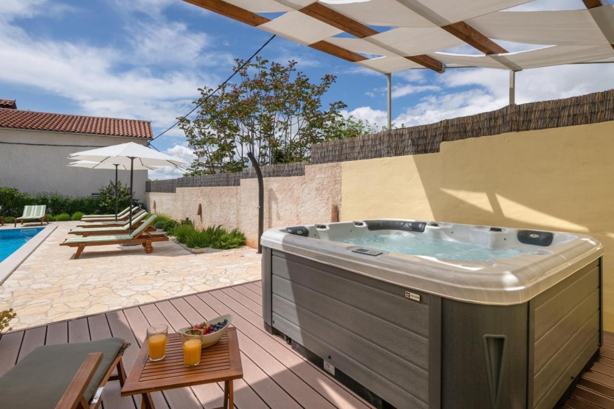 Krnica, Marčana, 150m2