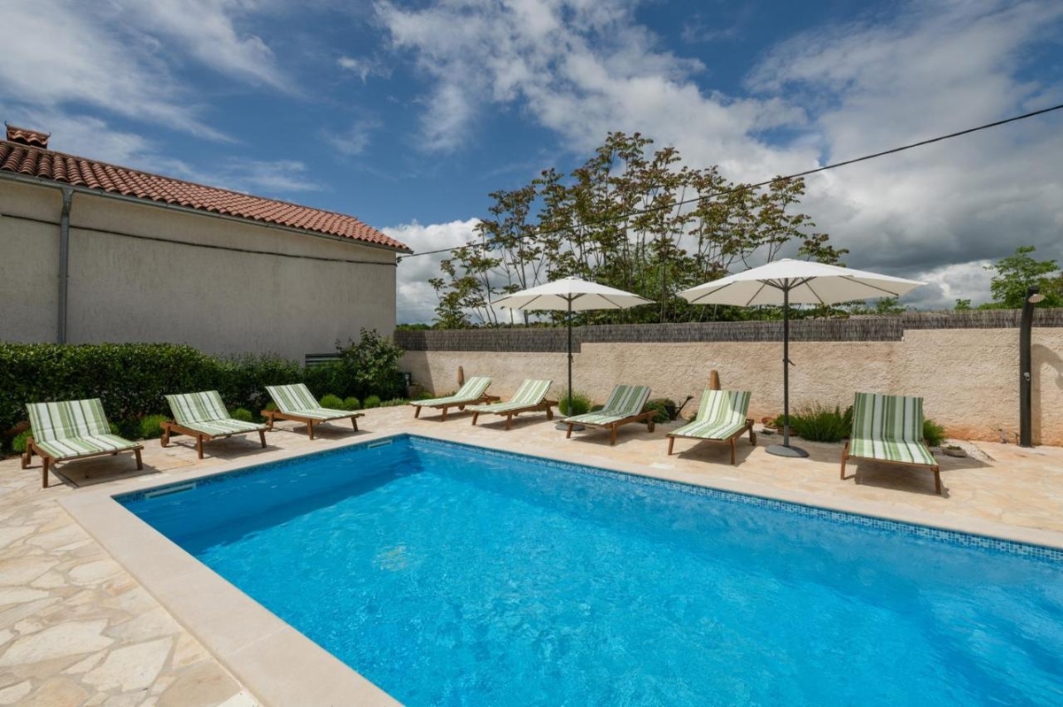 Krnica, Marčana, 150m2