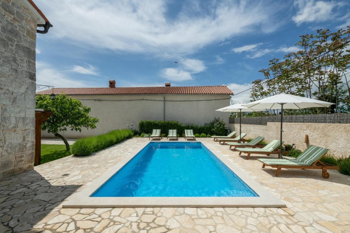 Krnica, Marčana, 150m2