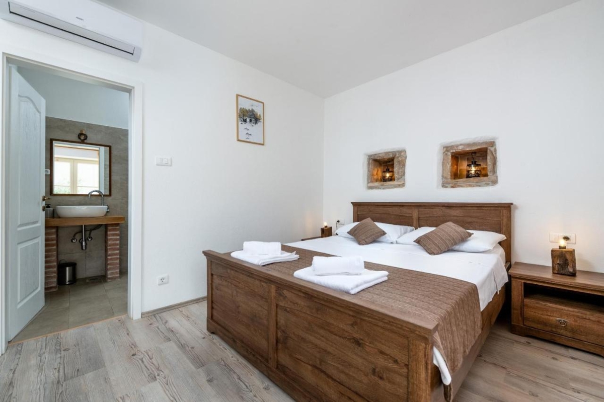 Krnica, Marčana, 150m2