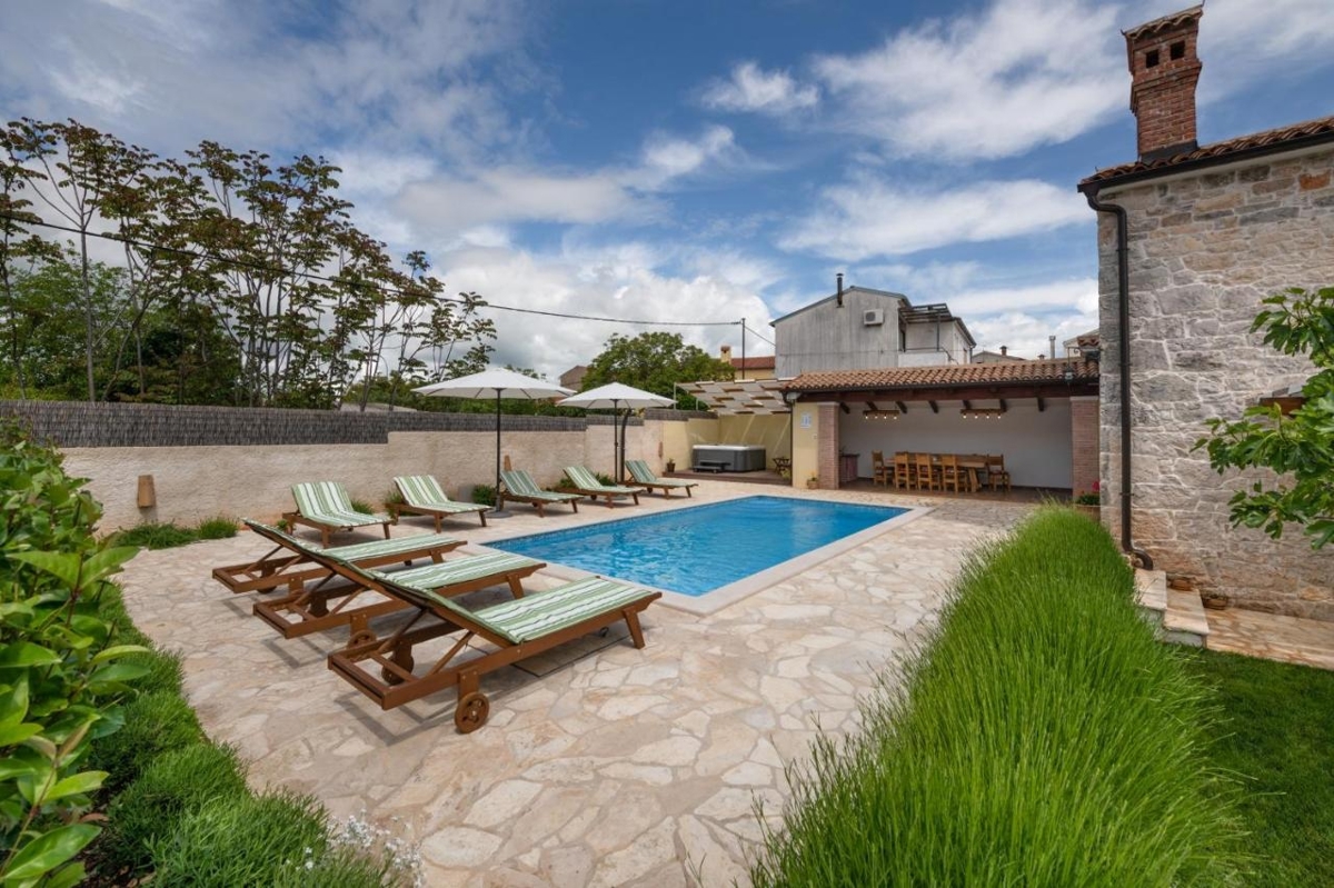 Krnica, Marčana, 150m2