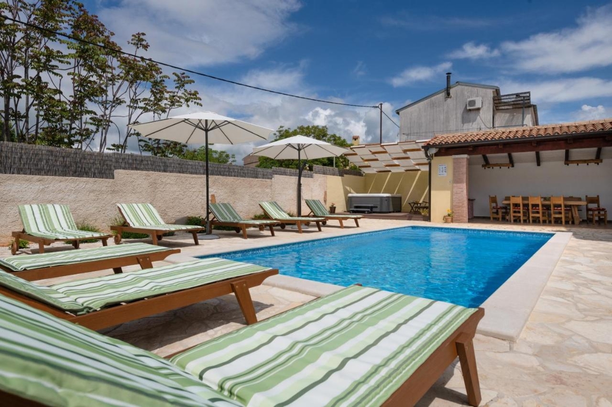 Krnica, Marčana, 150m2