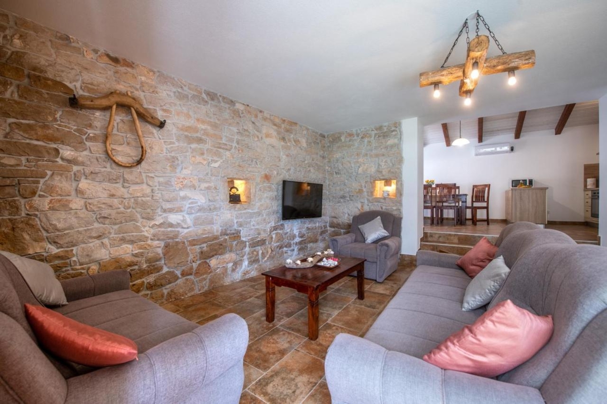 Krnica, Marčana, 150m2