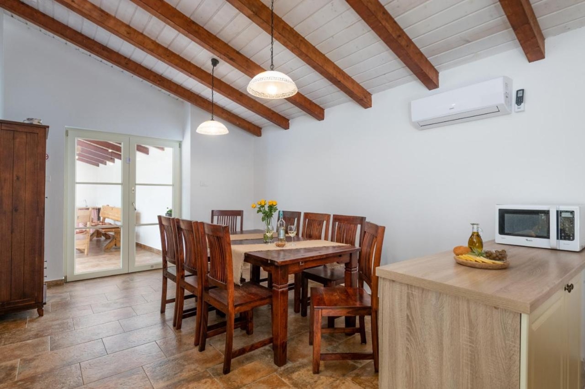 Krnica, Marčana, 150m2