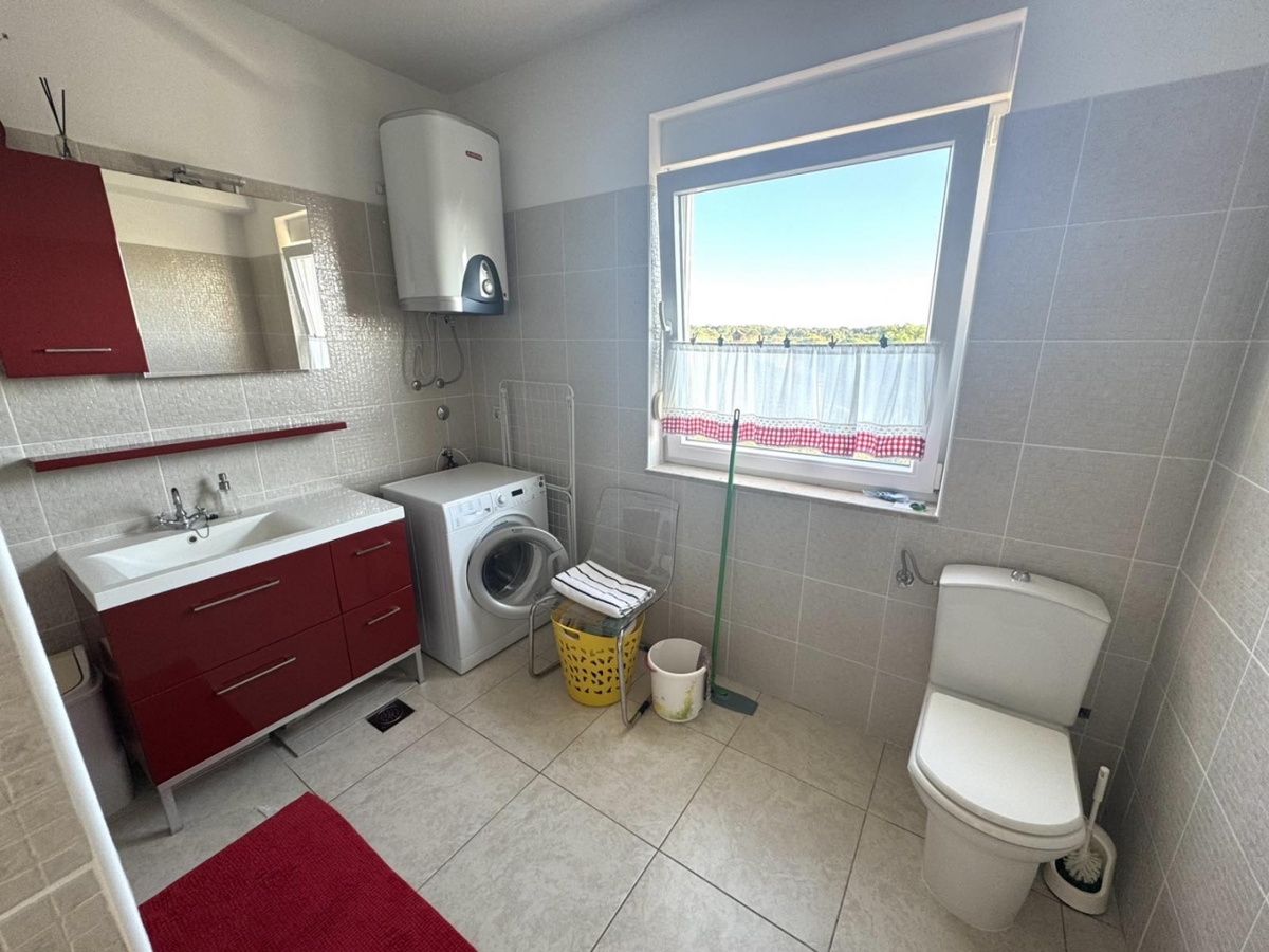 Peroj, Vodnjan, 105m2