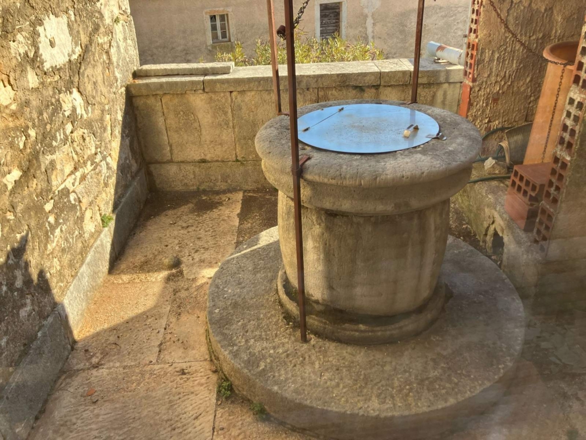 Sveti Lovreč, 285m2