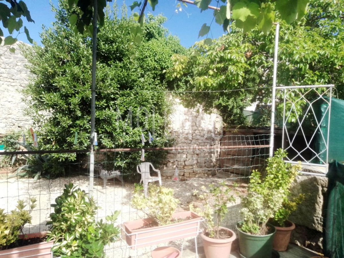 ISTRIA, BRTONIGLA – Tvoje istrsko zatočišče: vrt, terasa in le 6 km od morja