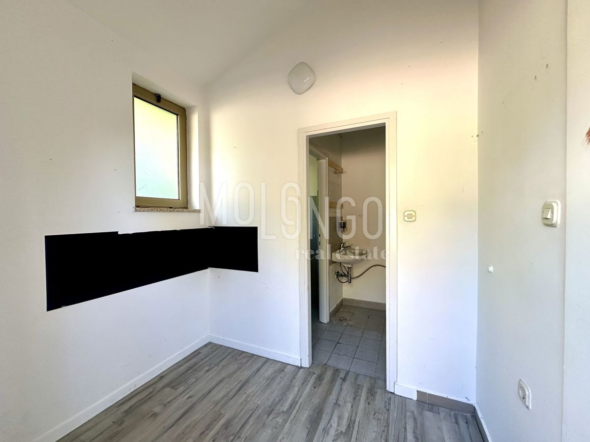 Hiša Kantrida, Rijeka, 386,59m2