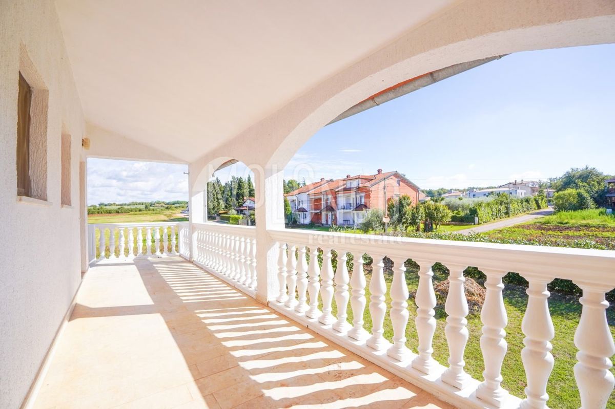 ISTRA, Poreč PRILOŽNOST Hiša v mirnem naselju