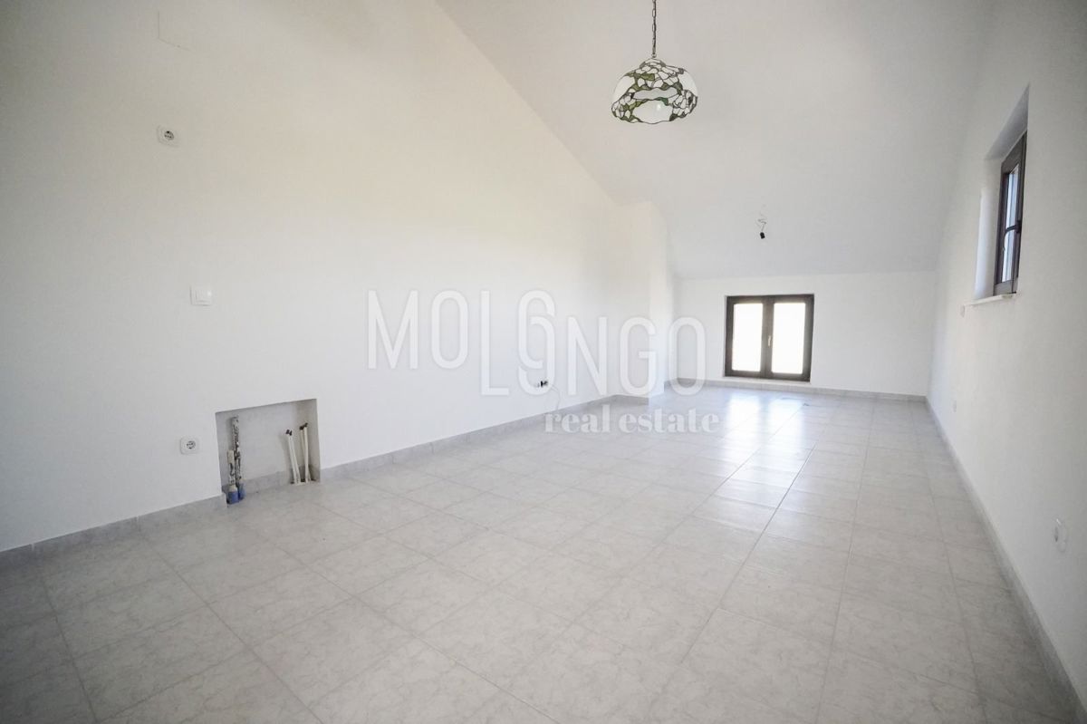 ISTRA, Poreč PRILOŽNOST Hiša v mirnem naselju