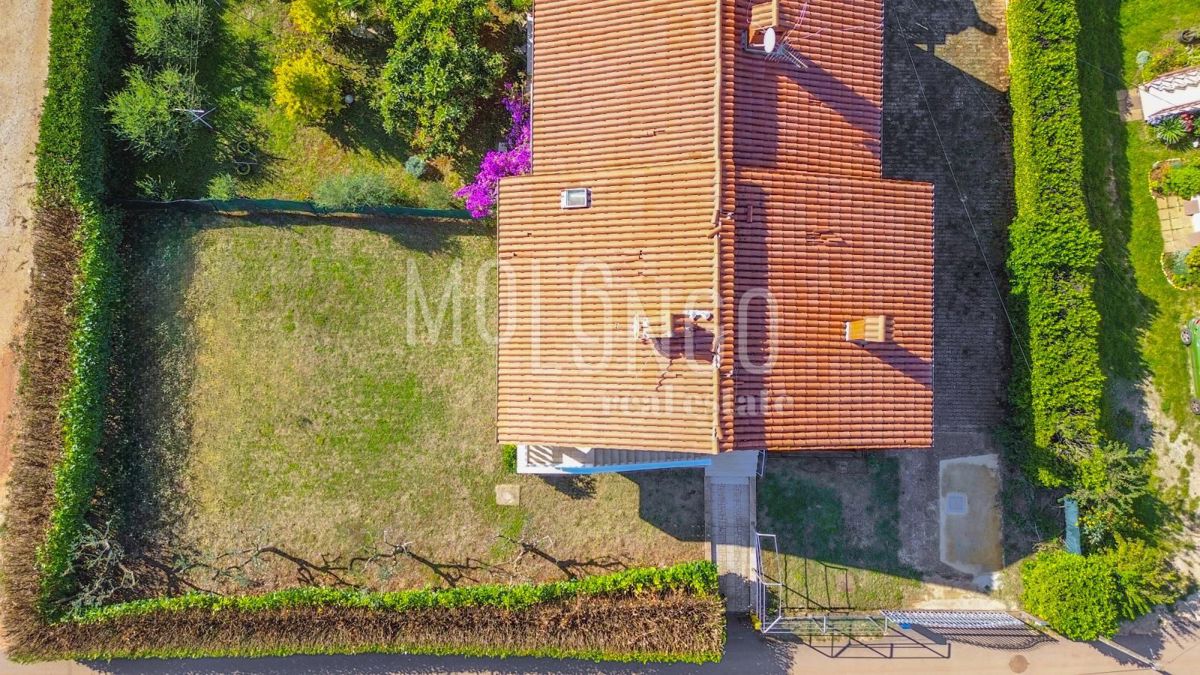 ISTRA, Poreč PRILOŽNOST Hiša v mirnem naselju