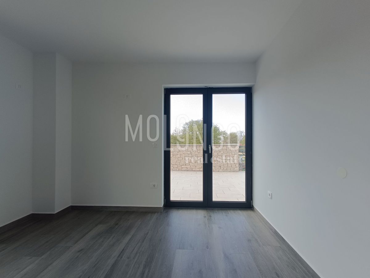ISTRIJA, POREČ Moderna vila 4 km od morja.