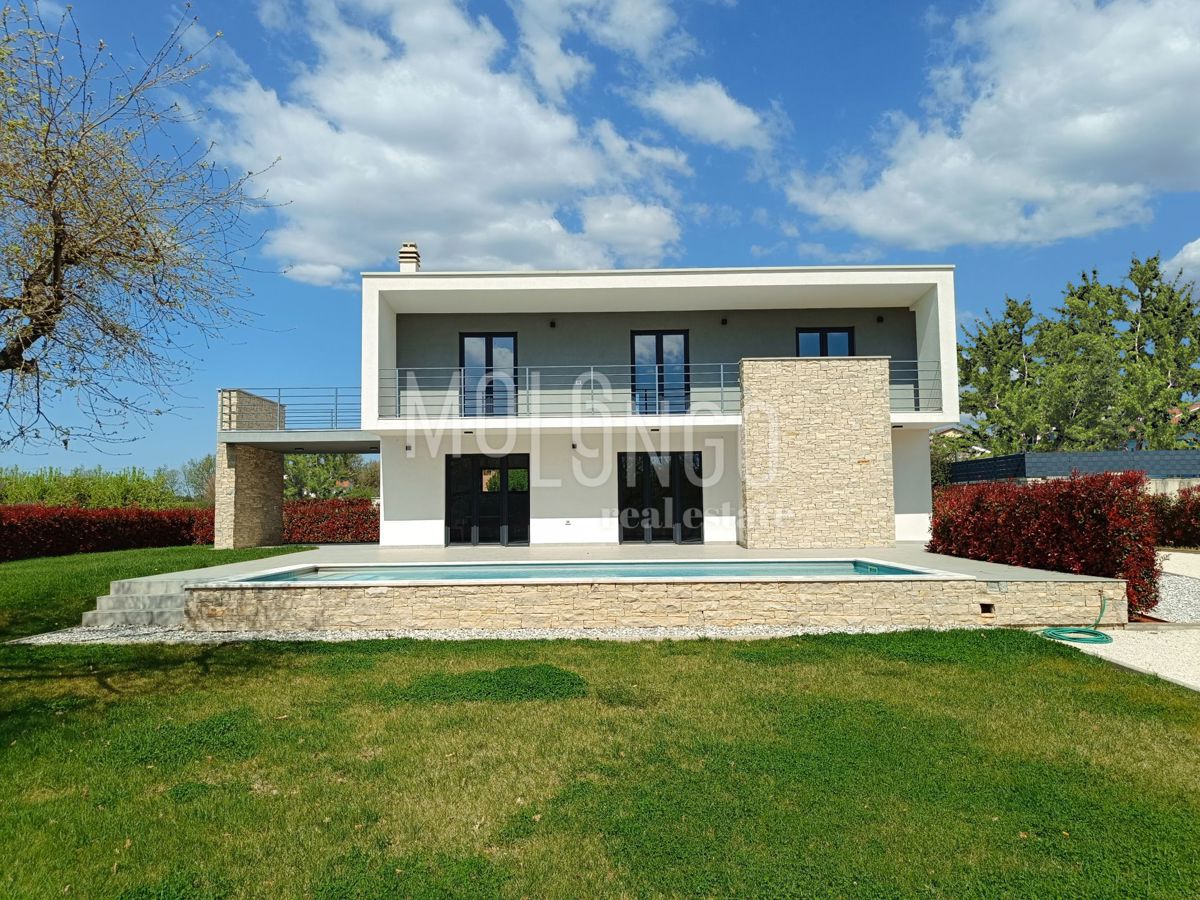 ISTRIJA, POREČ Moderna vila 4 km od morja.