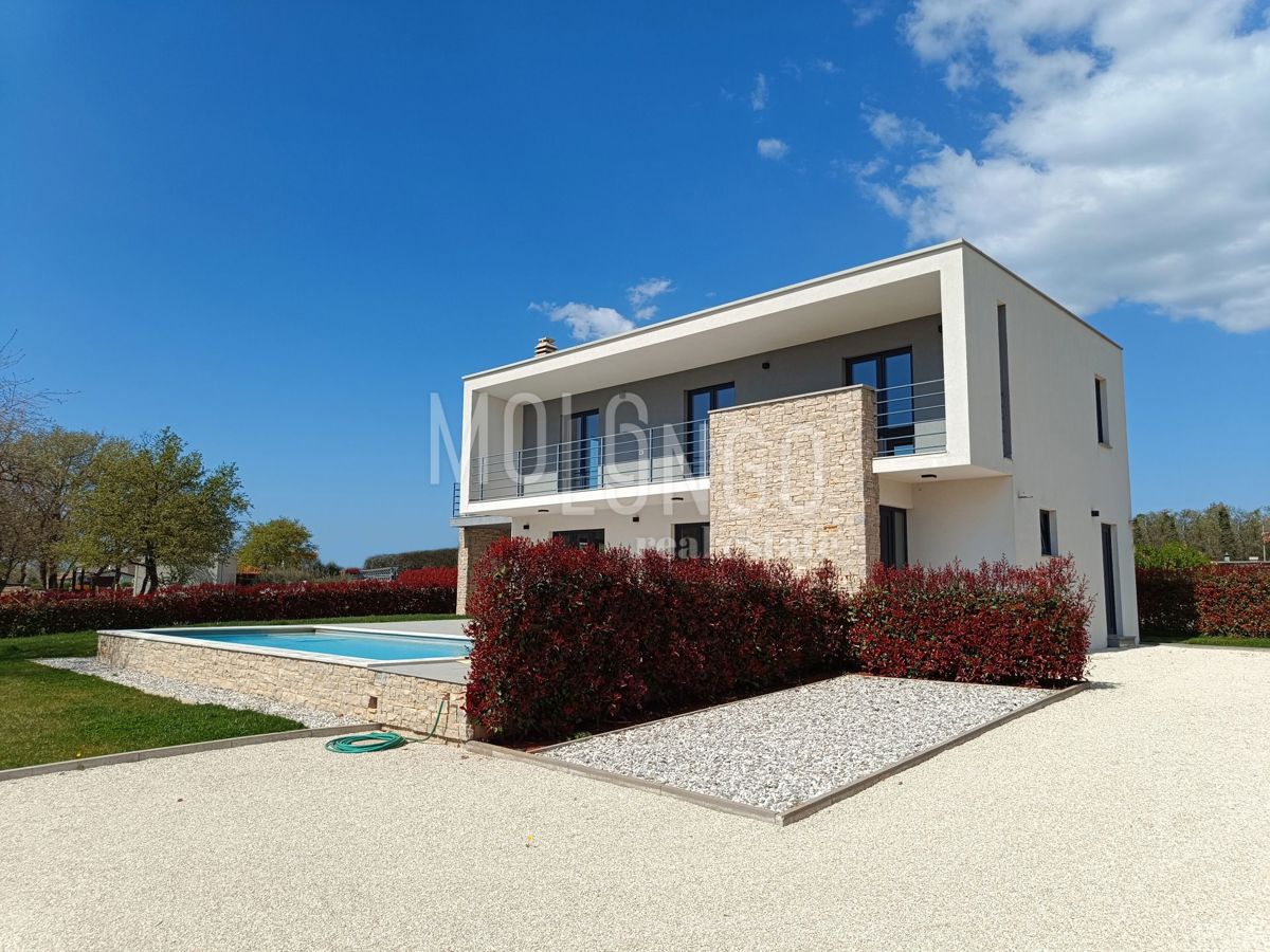 ISTRIJA, POREČ Moderna vila 4 km od morja.
