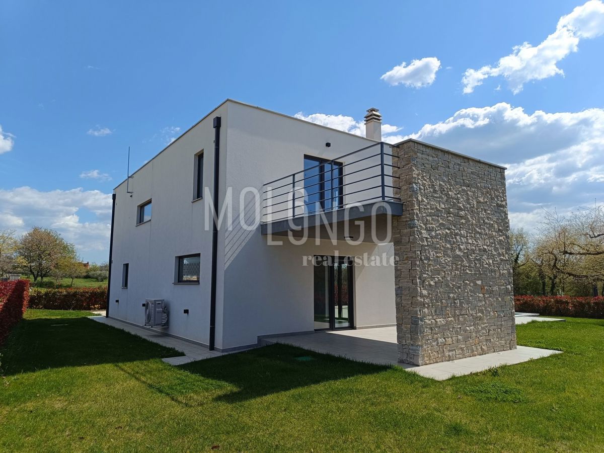 ISTRIJA, POREČ Moderna vila 4 km od morja.