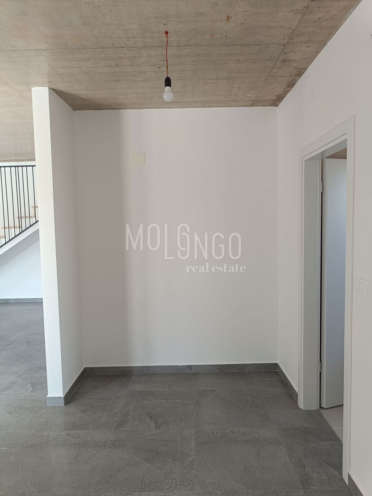 ISTRIJA, POREČ Moderna vila 4 km od morja.