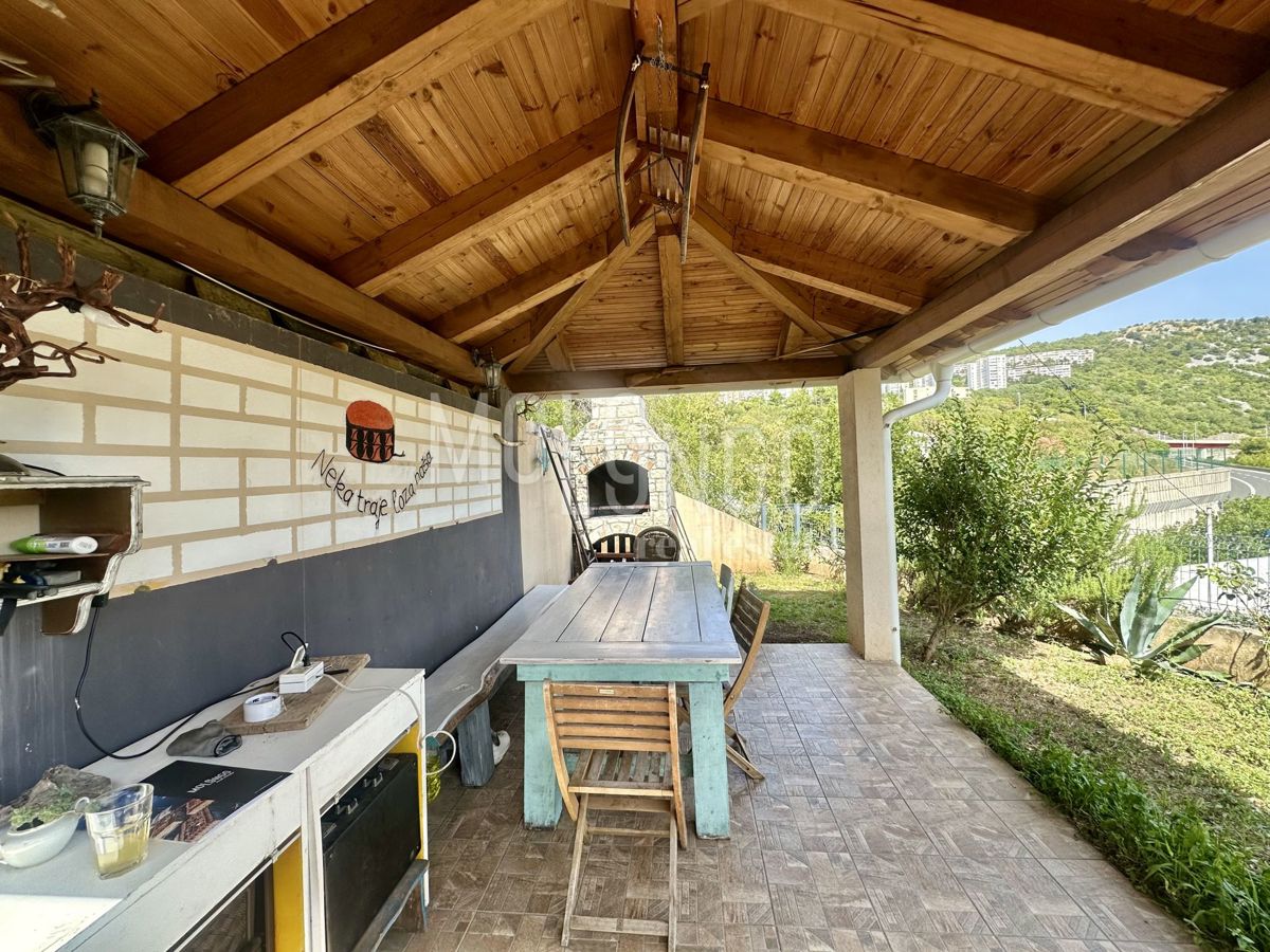 Stanovanje/apartma Donja Vežica, Rijeka, 94m2