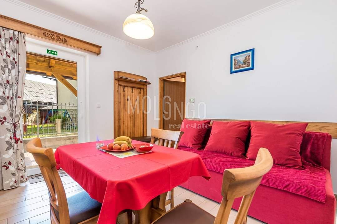 Hiša Jasenak, Ogulin, 1.500m2