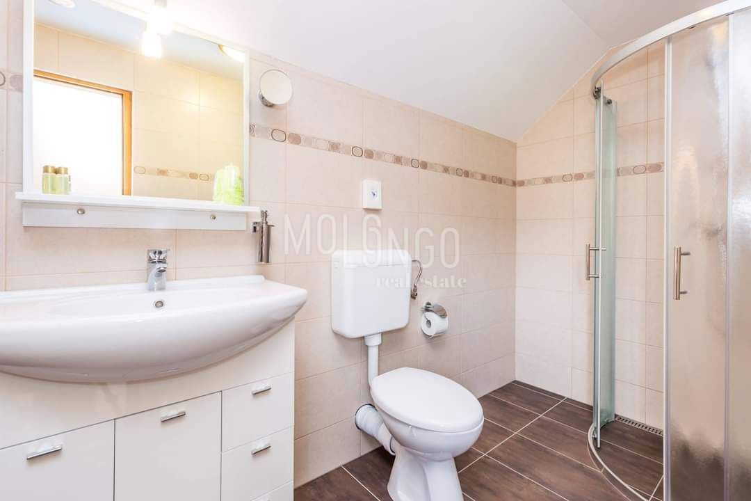 Hiša Jasenak, Ogulin, 1.500m2