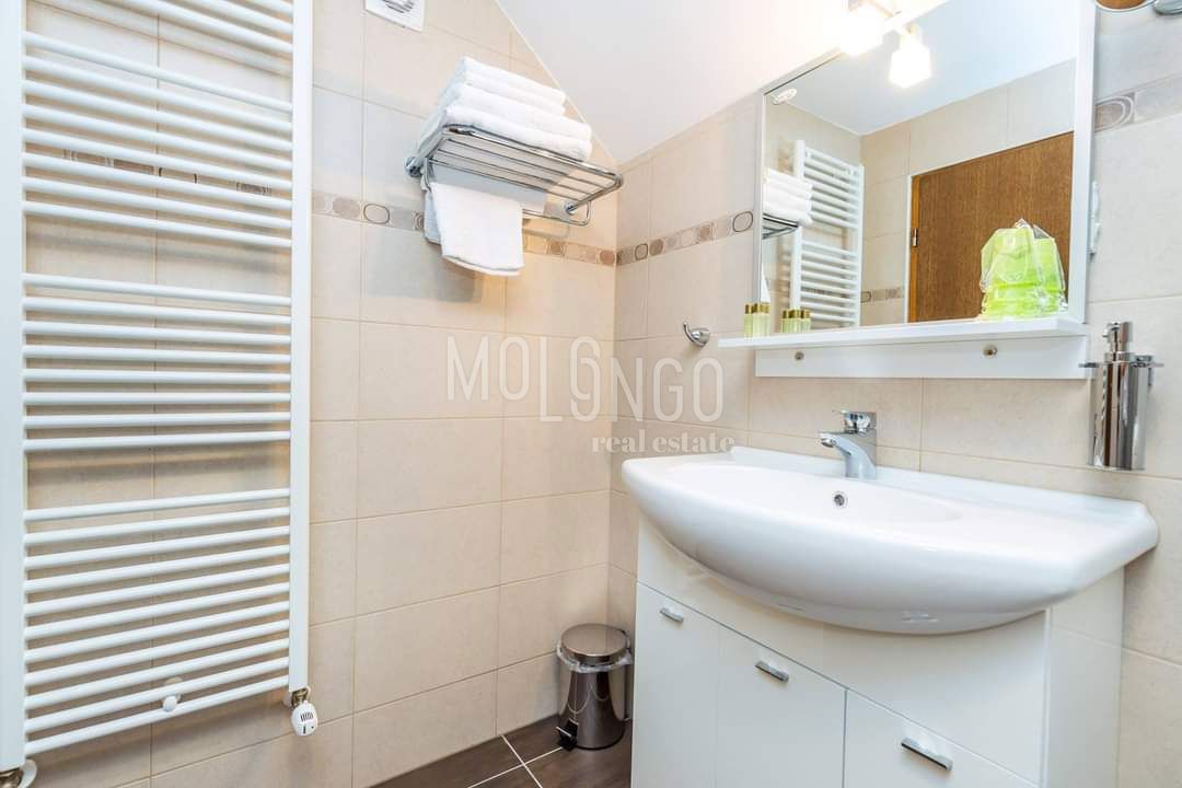 Hiša Jasenak, Ogulin, 1.500m2