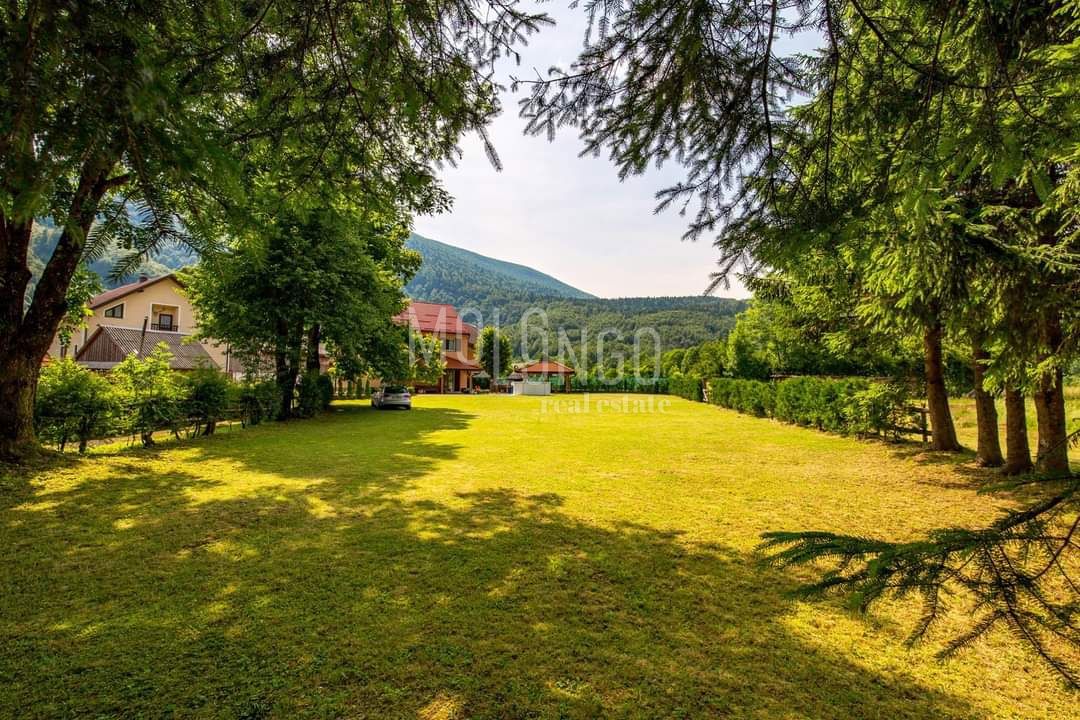 Hiša Jasenak, Ogulin, 1.500m2