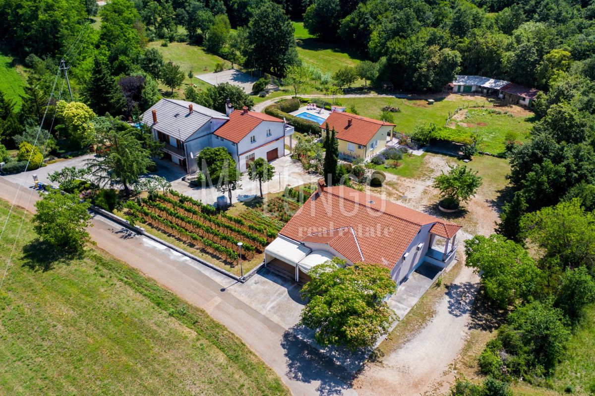 Hiša Križanci, Žminj, 630m2