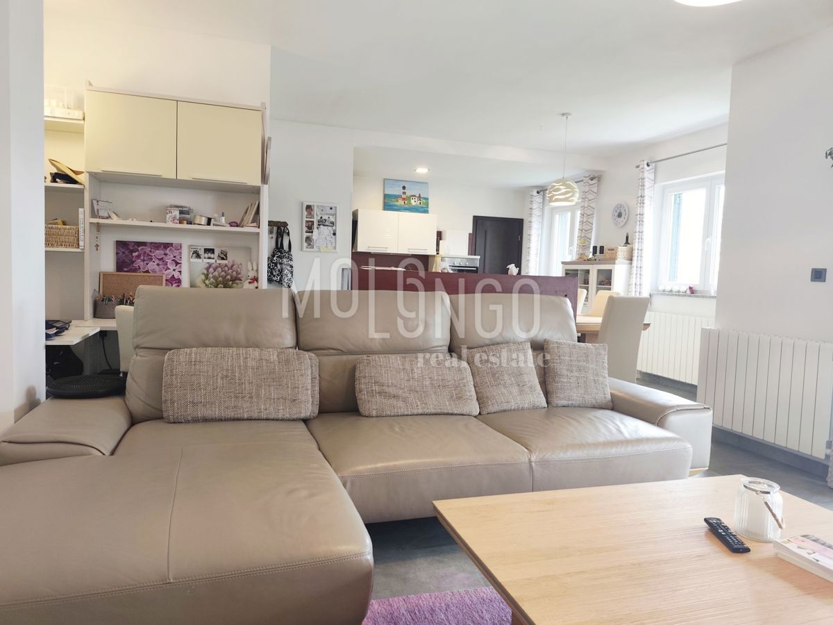 ISTRA, KRINGA- samostojeća kuća s bazenom na 2000 m² okućnice