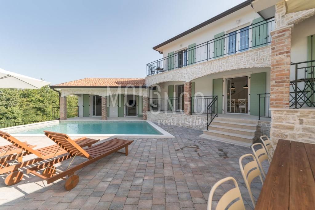 Hiša Vižinada, 253m2