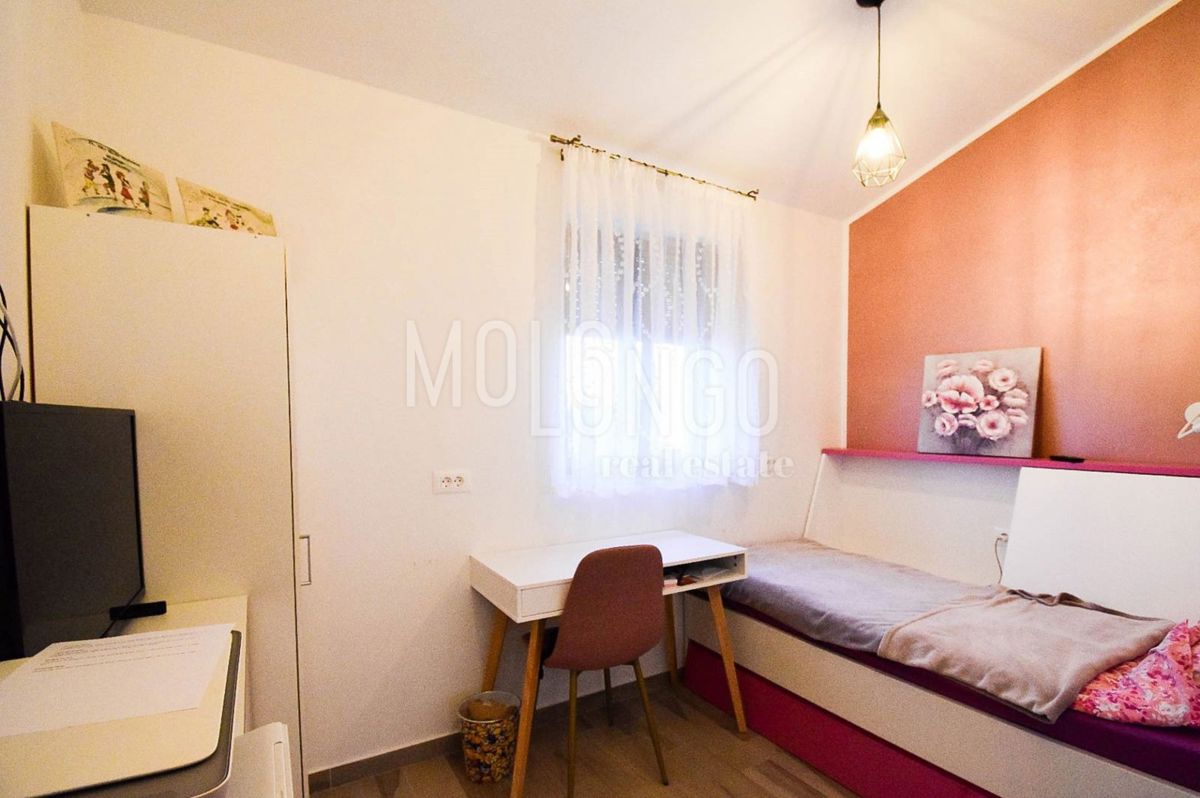 ISTRA, okolica POREČA – PRILOŽNOST! Moderna hiša 10 minut od morja