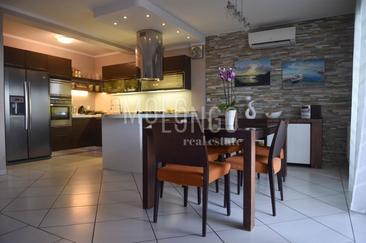 Stanovanje/apartma Drenova, Rijeka, 185m2