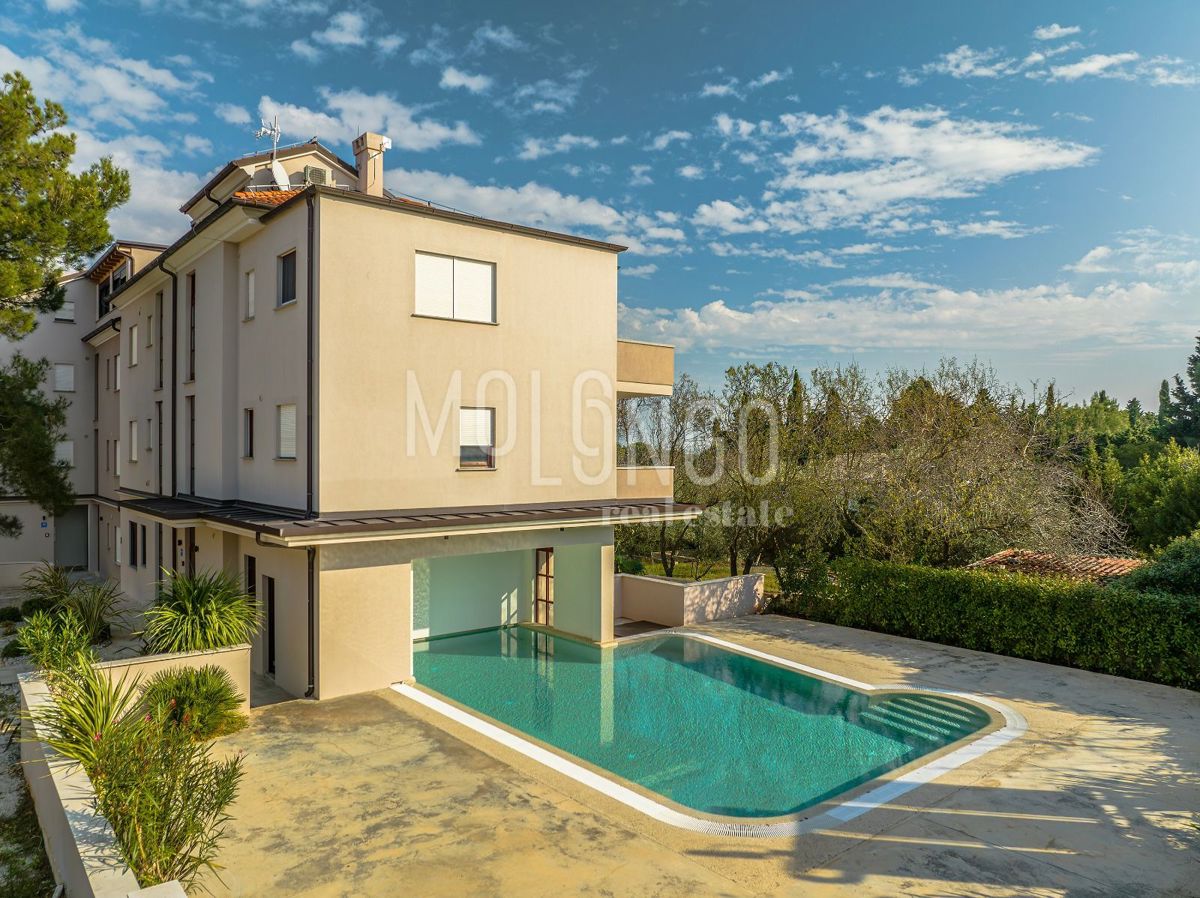 Stanovanje/apartma Premantura, Medulin, 166m2