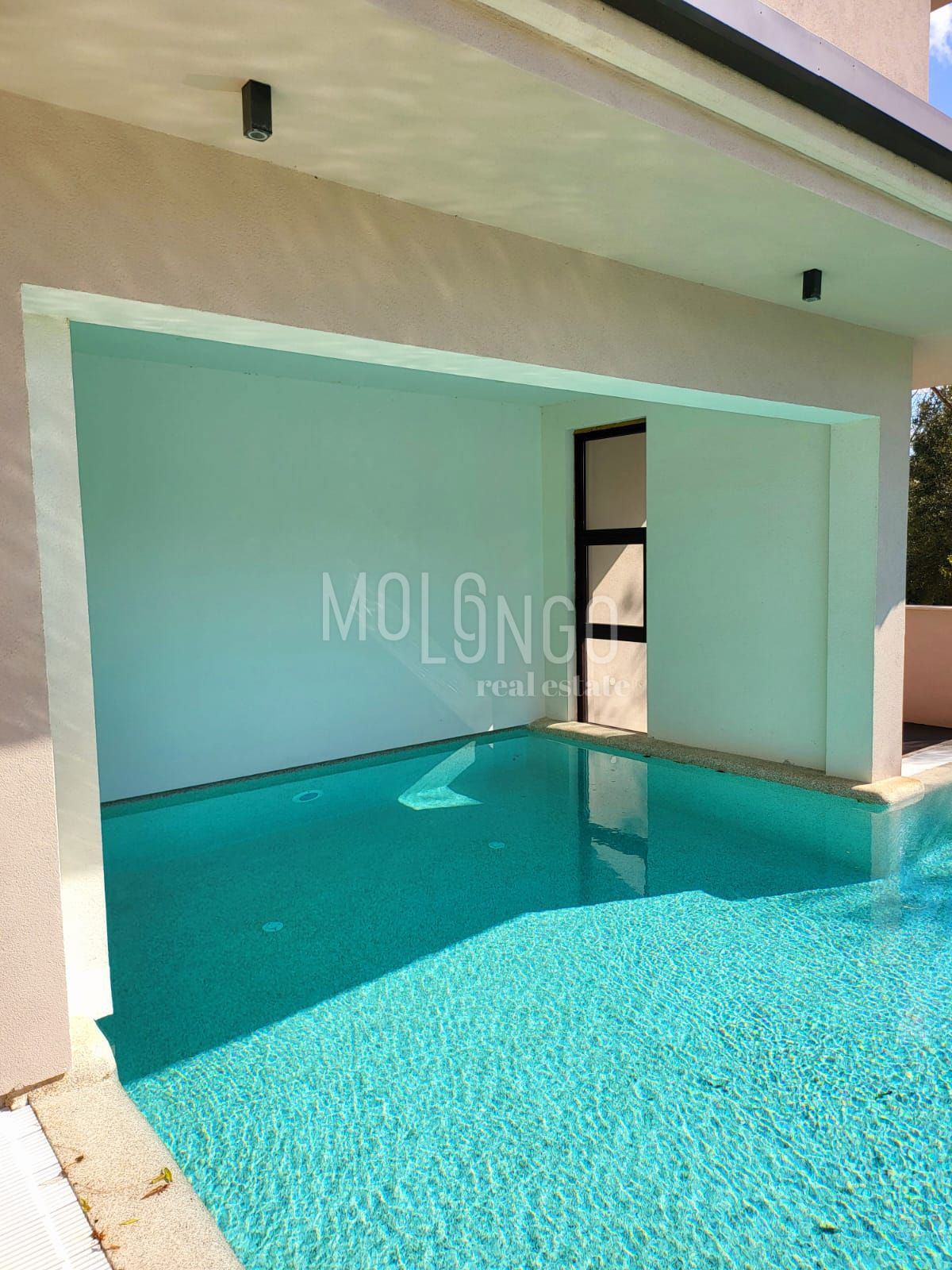 Stanovanje/apartma Premantura, Medulin, 166m2