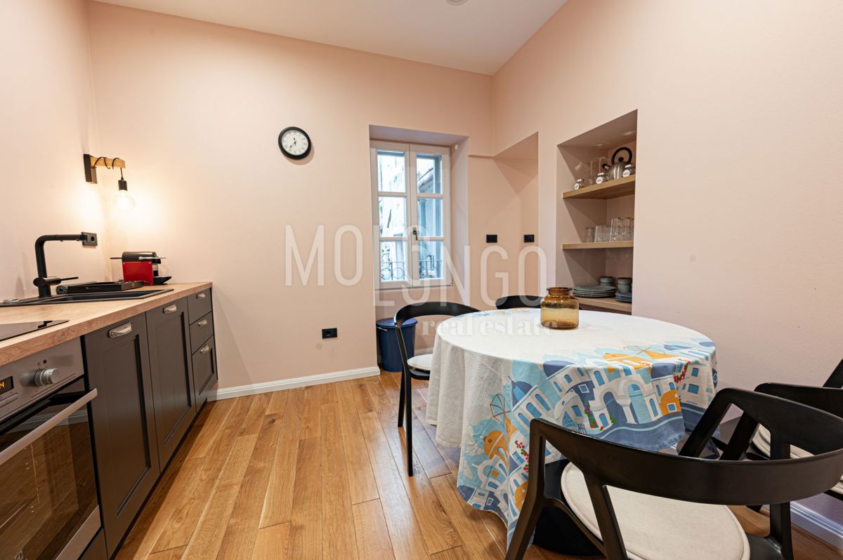 ISTRA, POREČ- Starogradska jezgra – kompletno renoviran stan, idealan za najam