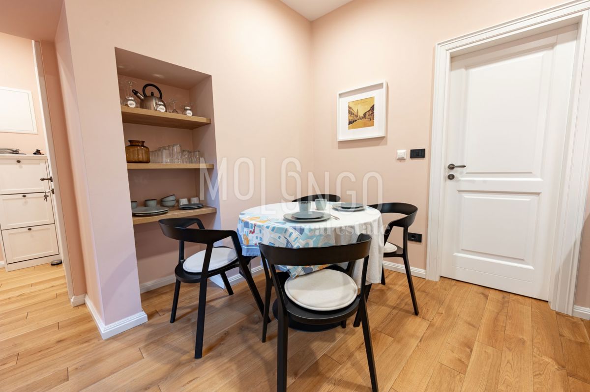 ISTRA, POREČ- Starogradska jezgra – kompletno renoviran stan, idealan za najam