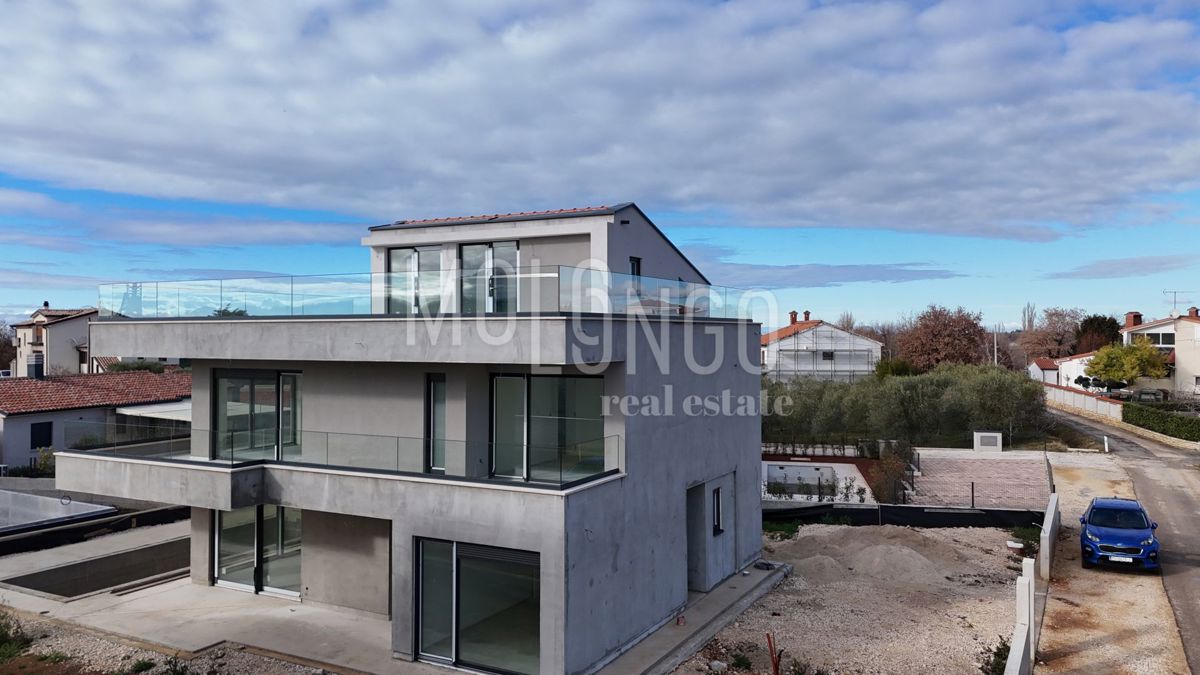 ISTRA, Poreč – Moderna vila s pogledom na more, samo 2 minute vožnje do mora i centra