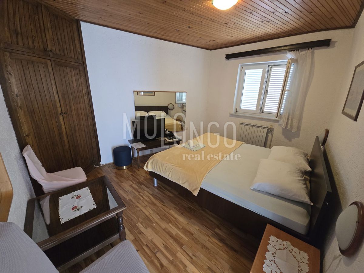 ADRANOVO, hiša s petimi apartmaji, 450 m od morja