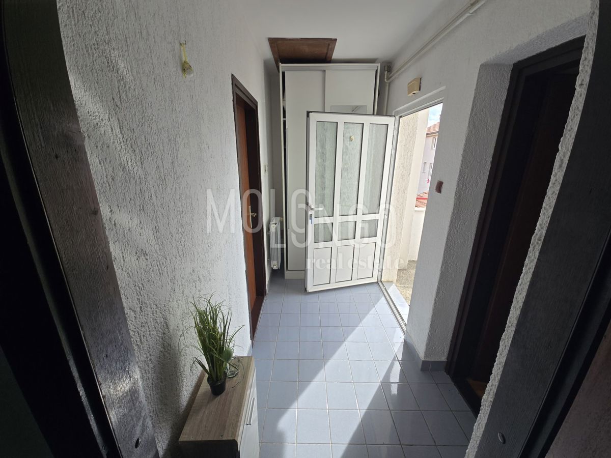 ADRANOVO, hiša s petimi apartmaji, 450 m od morja