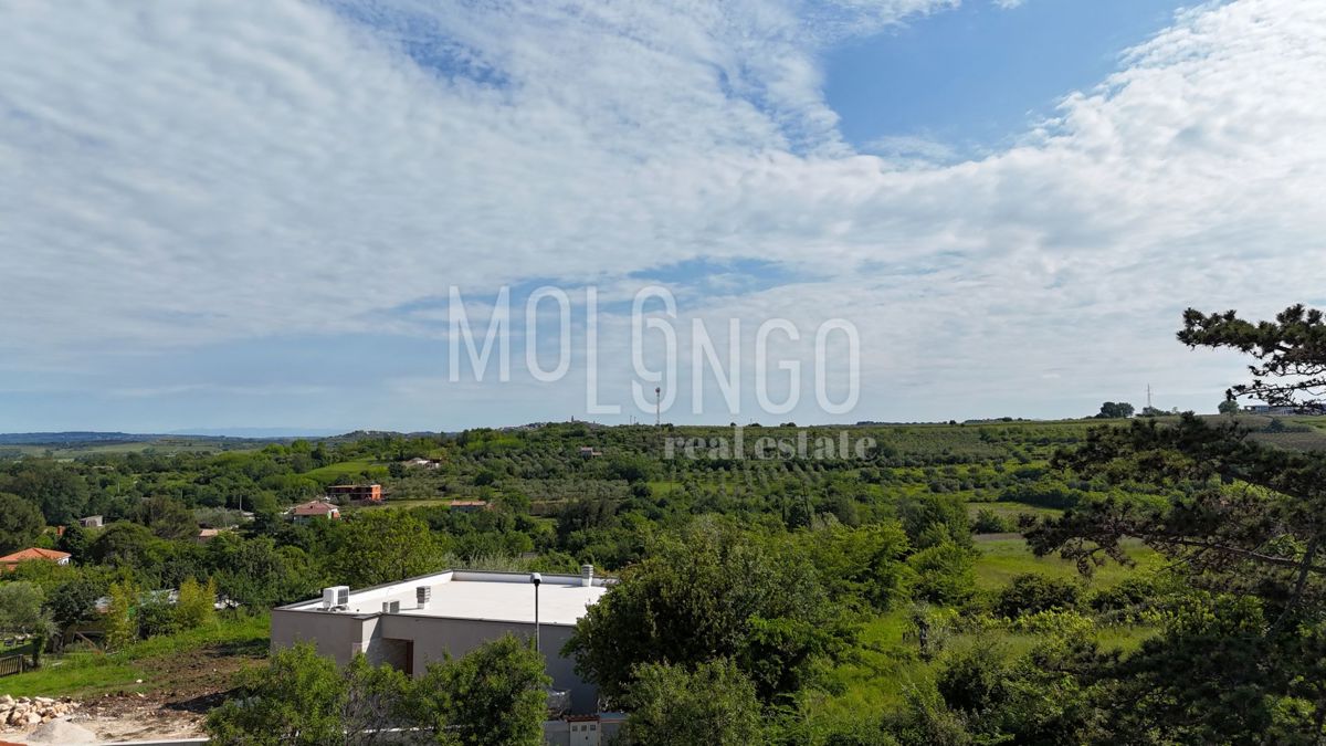 ISTRA, BRTONIGLA – Stavbno zemljišče1048 m²