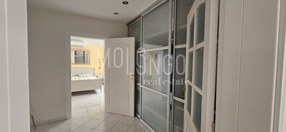 Hiša Pješčana Uvala, Medulin, 380m2