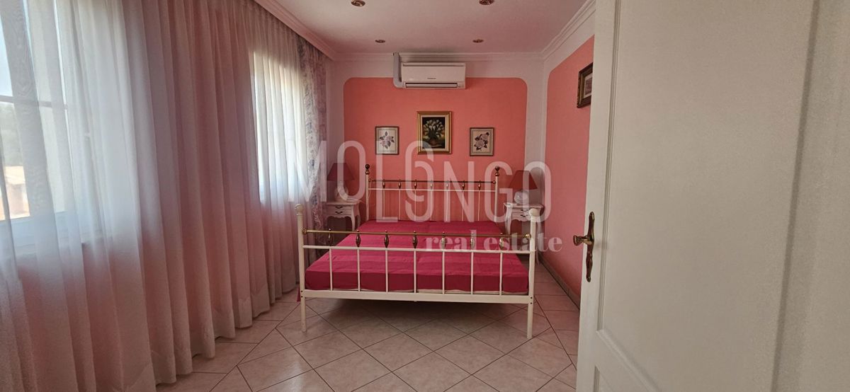 Hiša Pješčana Uvala, Medulin, 380m2