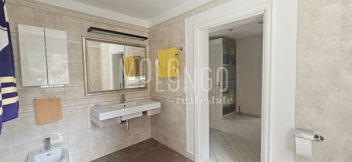 Hiša Pješčana Uvala, Medulin, 380m2
