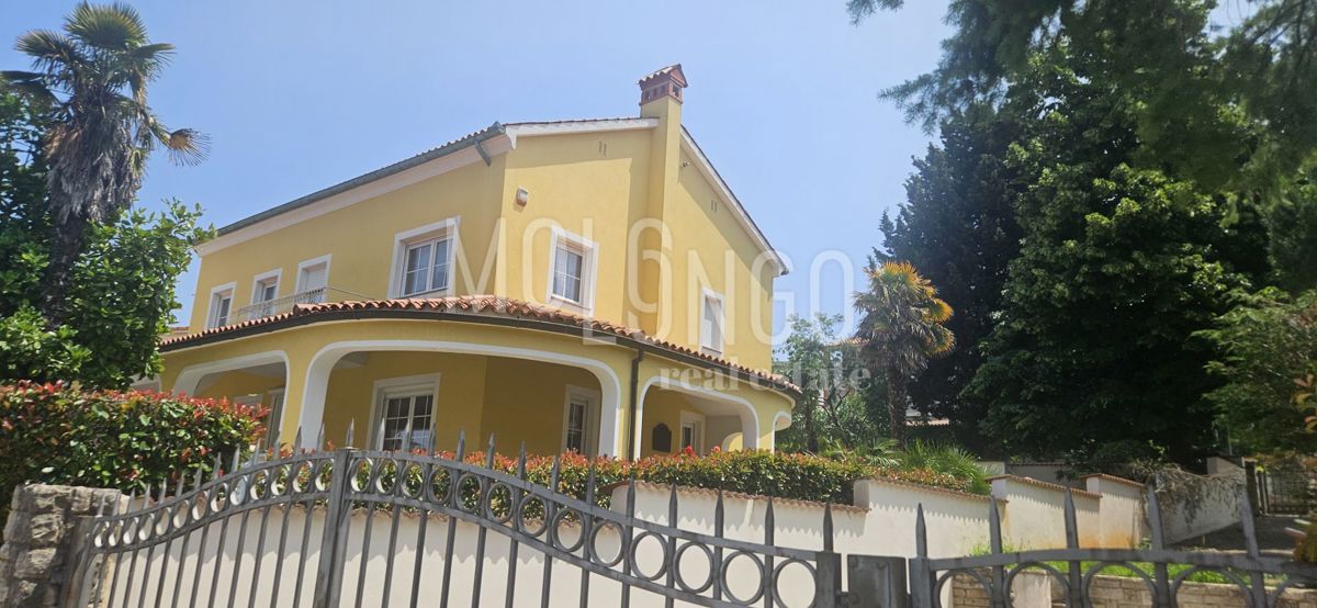 Hiša Pješčana Uvala, Medulin, 380m2