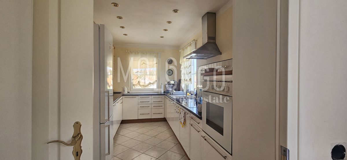 Hiša Pješčana Uvala, Medulin, 380m2