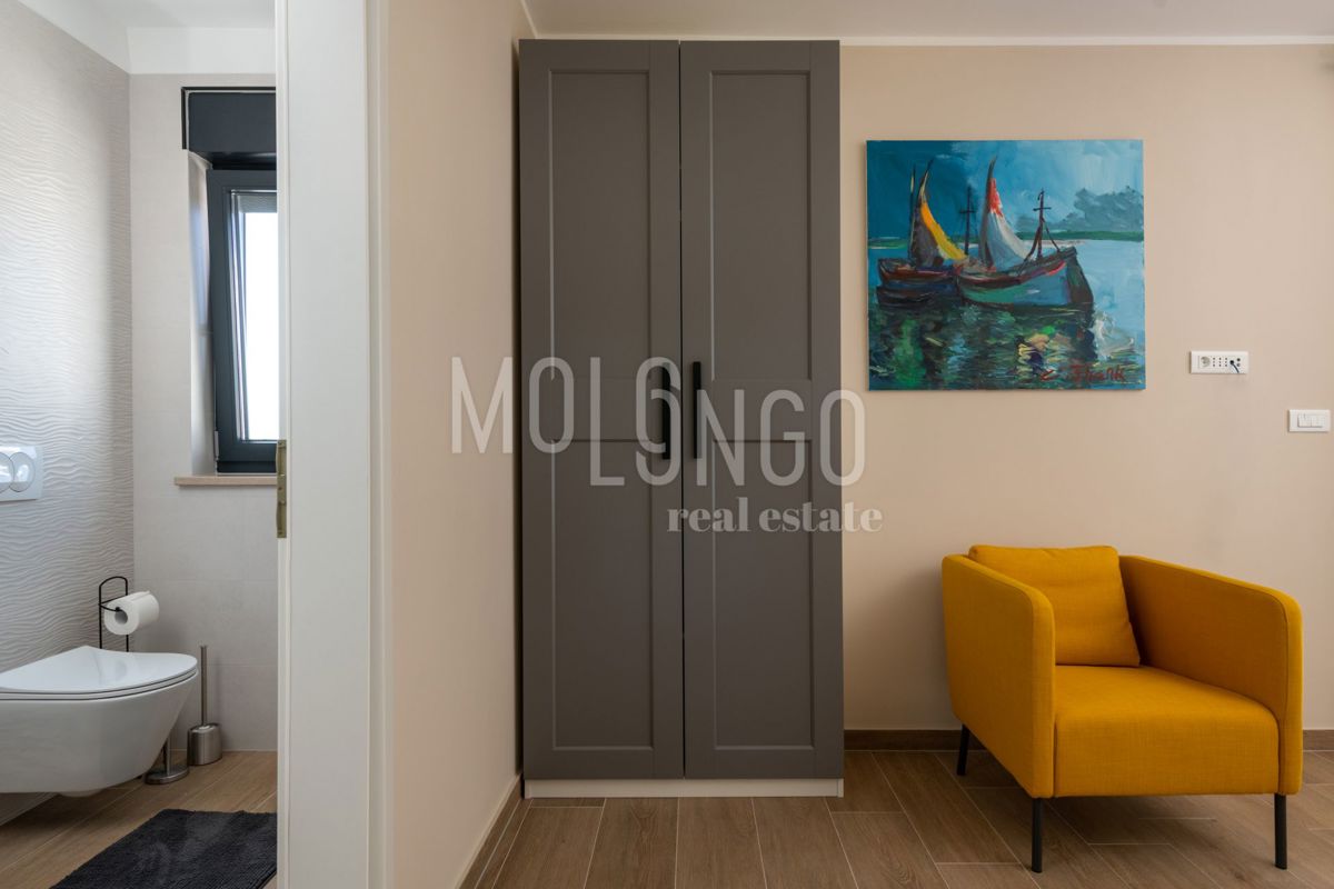 ISTRA – Moderna villa s bazenom i pogledom na more!