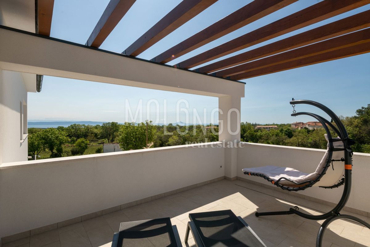 ISTRA – Moderna villa s bazenom i pogledom na more!