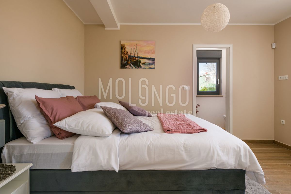 ISTRA – Moderna villa s bazenom i pogledom na more!